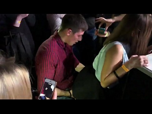 ❤️ Настоящий секс в русском ночном клубе. 18-летняя русская девушка в анал и влагалище трахается в ночном клубе Порно вк на нашем сайте ❌️❤